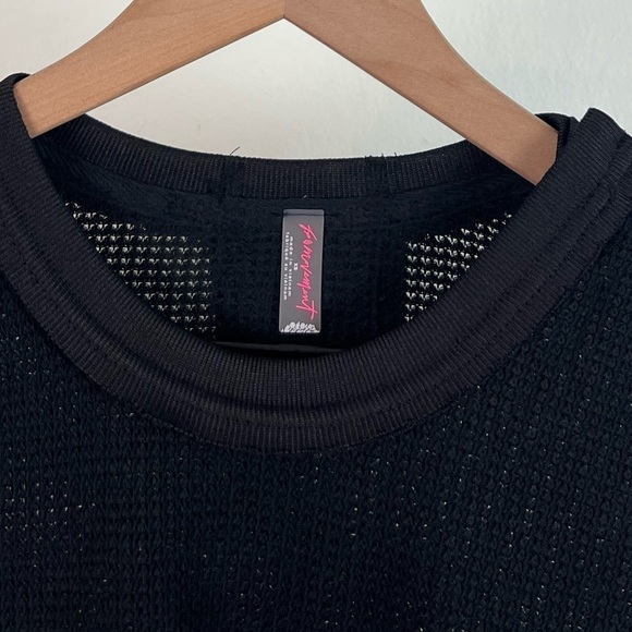 NWT Free People Movement Dream Work Thermal Cropped Long Sleeve Top Black - Picture 3 of 6